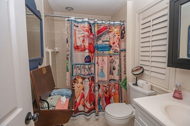 Building Photo - 432 Humphrey St