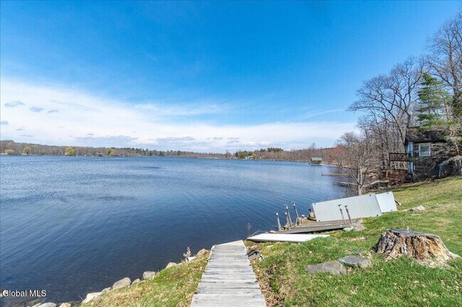 Building Photo - 15 Chase Ln