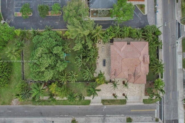 Building Photo - 112 NW 14th Way