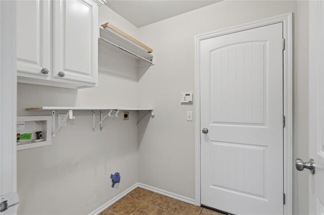 Building Photo - 605 Inverleith Cir