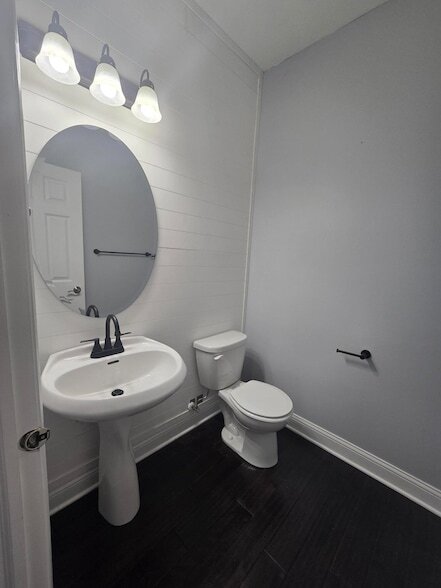 Building Photo - 10091 Pearwood Dr
