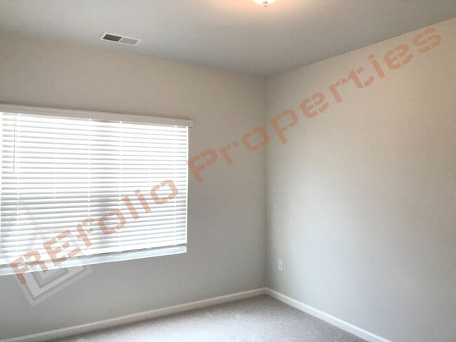 Building Photo - Beautiful 3 Story 4 Bedrooms 2 Car Garage ...