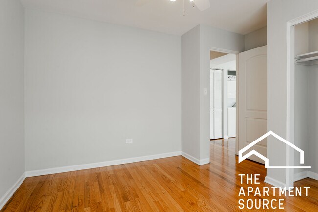 Building Photo - 6535 N Mozart St