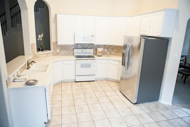 Building Photo - 3334 Worthington Dr