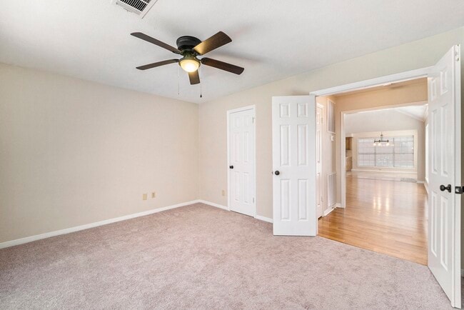 Building Photo - 15214 Park Estates Ln