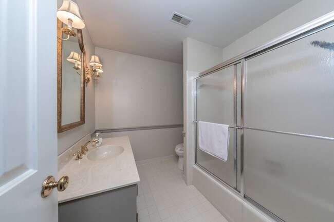 Building Photo - Luxury Kingsmill Property