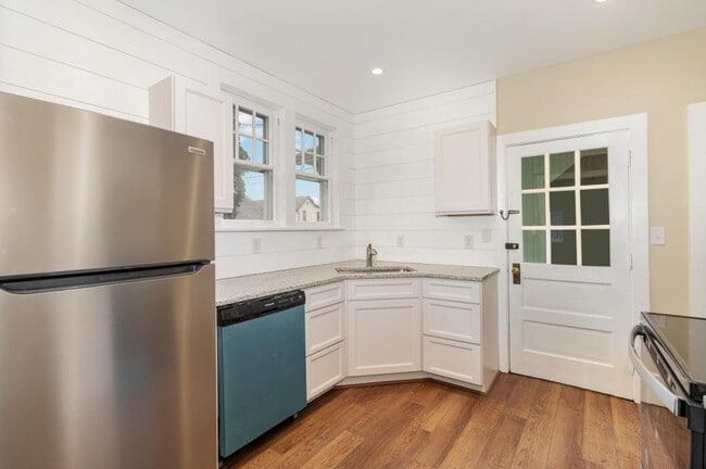 Building Photo - 142 Riddle Rd