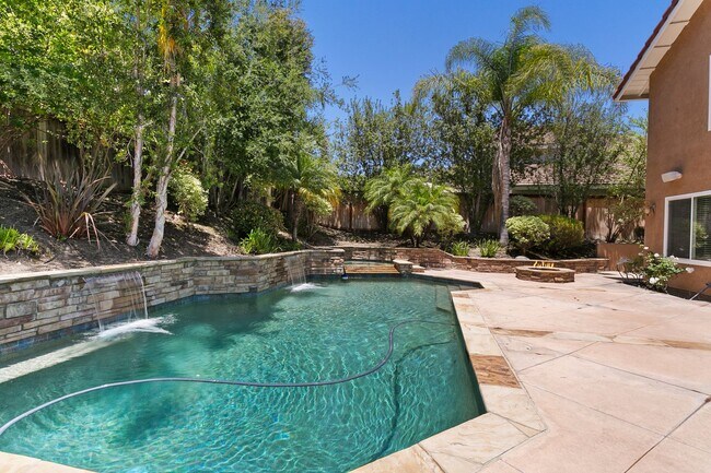 Building Photo - Beautiful 4-Bedroom Home with Private Pool...