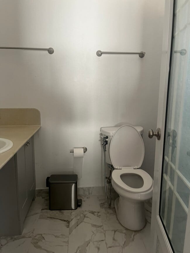Building Photo - 1446 Liholiho St