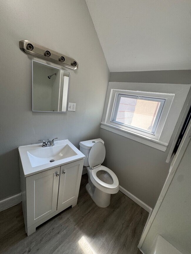 Building Photo - 4068 E 74th St