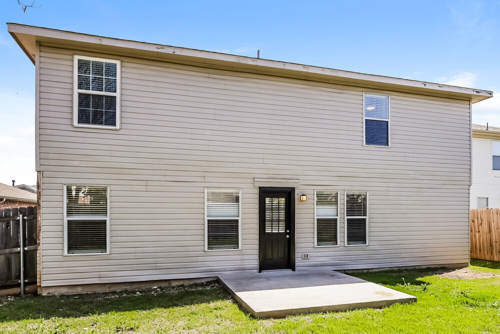 Building Photo - 8764 Stonebriar Ln