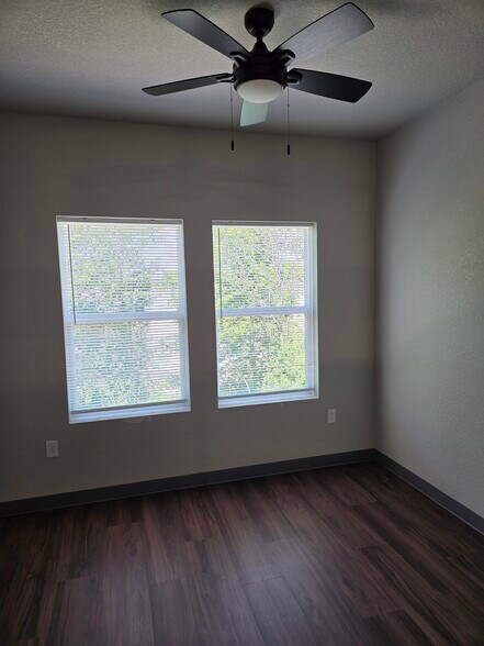 Building Photo - Graystone Flats