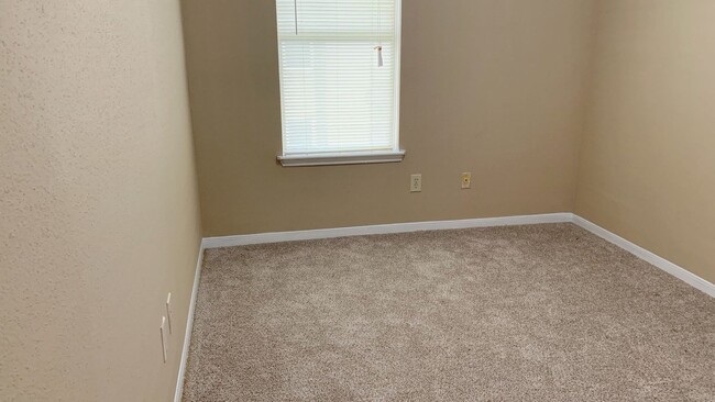 Building Photo - 12500 Brookglade Cir