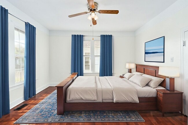 Building Photo - Classic Charleston Home with Modern Comforts!