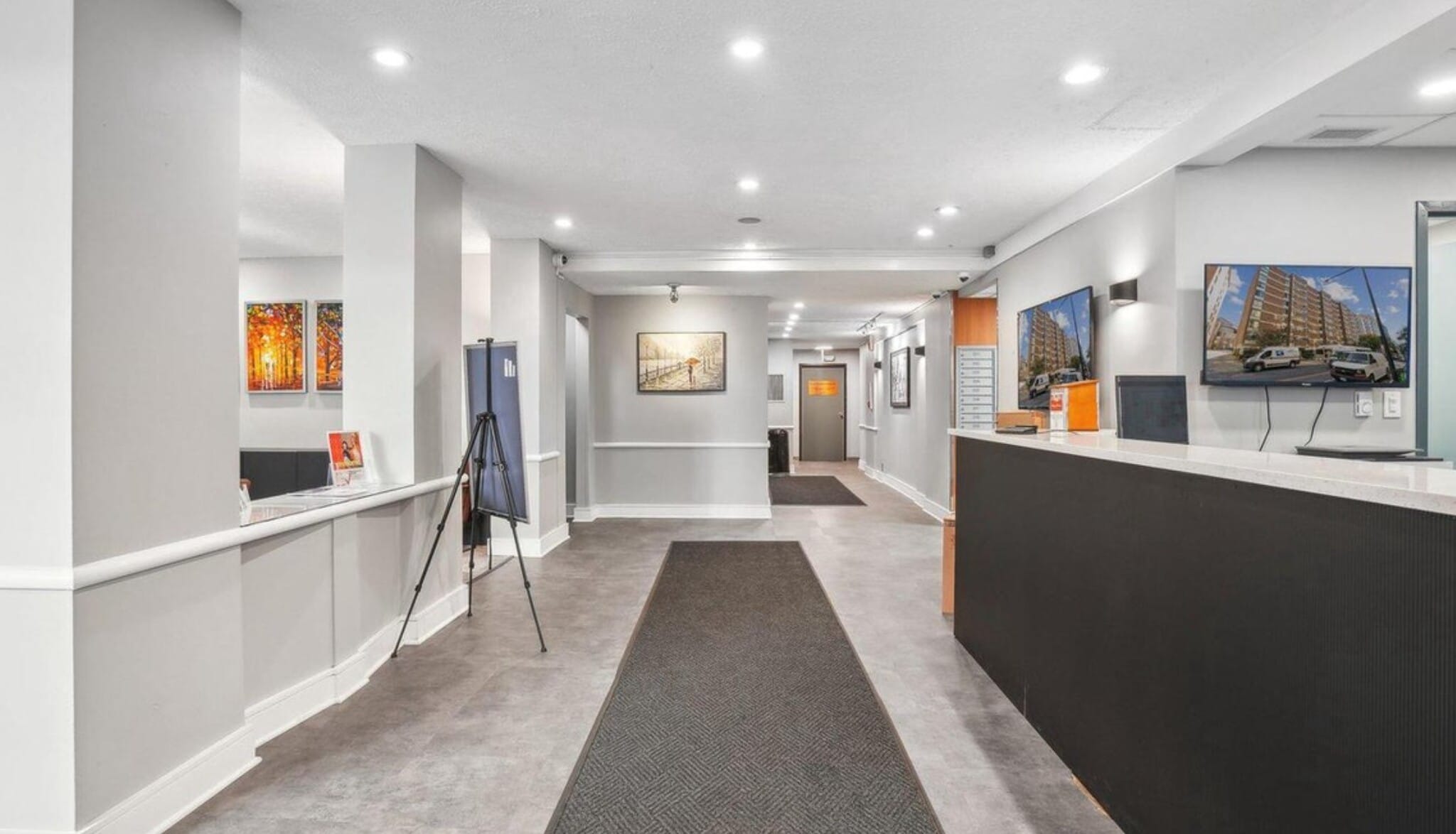 Lobby Entrance - 1420 N St NW