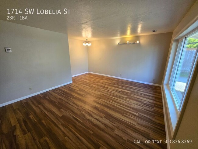 Building Photo - Charming two bedroom one bathroom home in ...