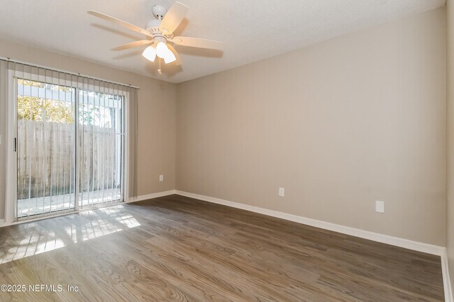 Building Photo - 2217 Destine Ln