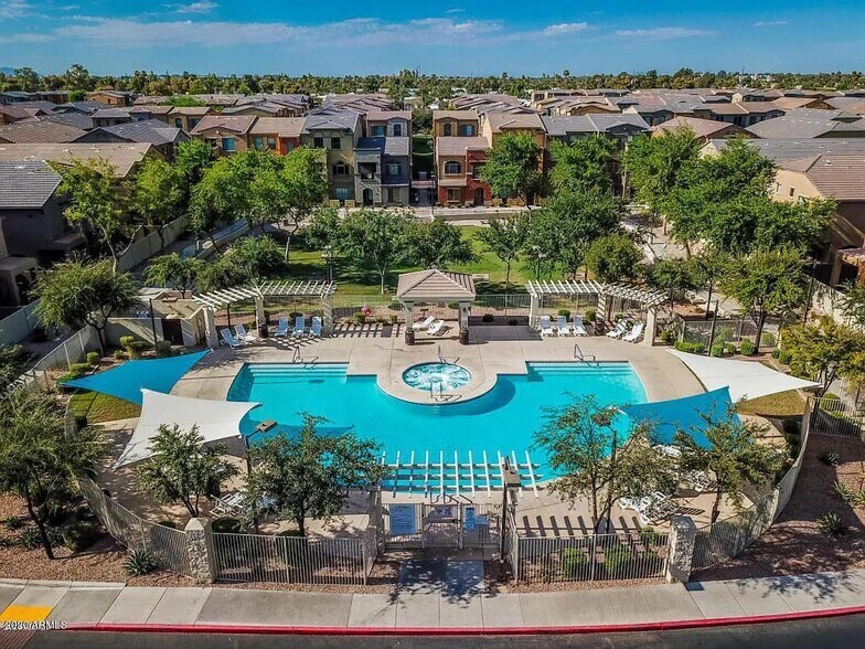 Building Photo - 280 S Evergreen Rd