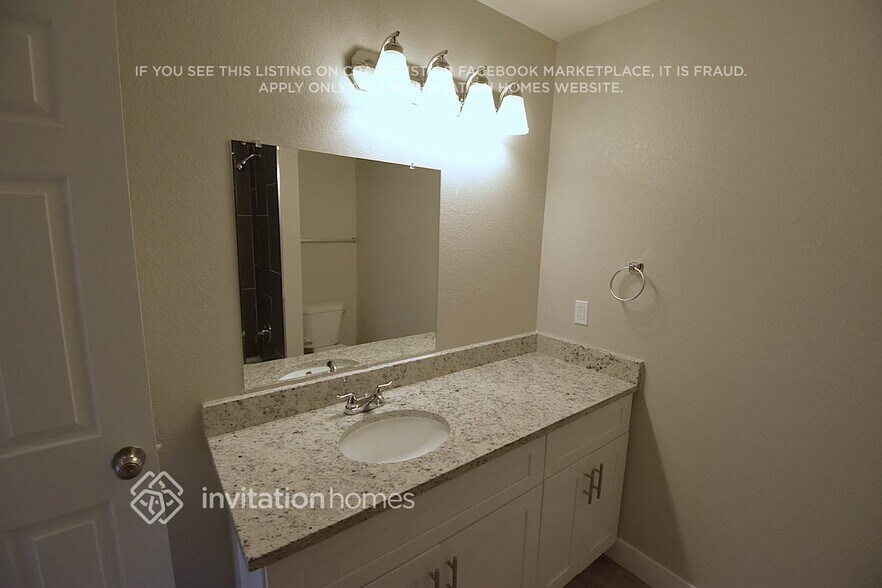 Building Photo - 1424 W 132nd Pl