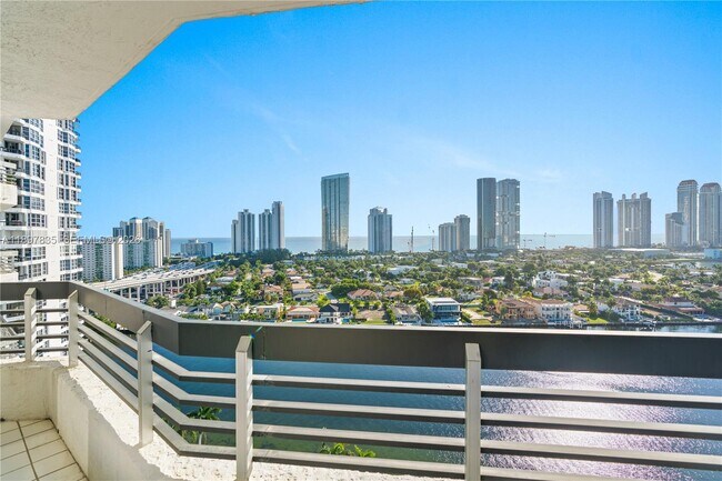 Building Photo - 19101 NE 36th Pl