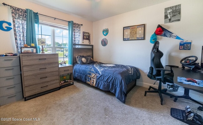 Building Photo - 814 Moment St