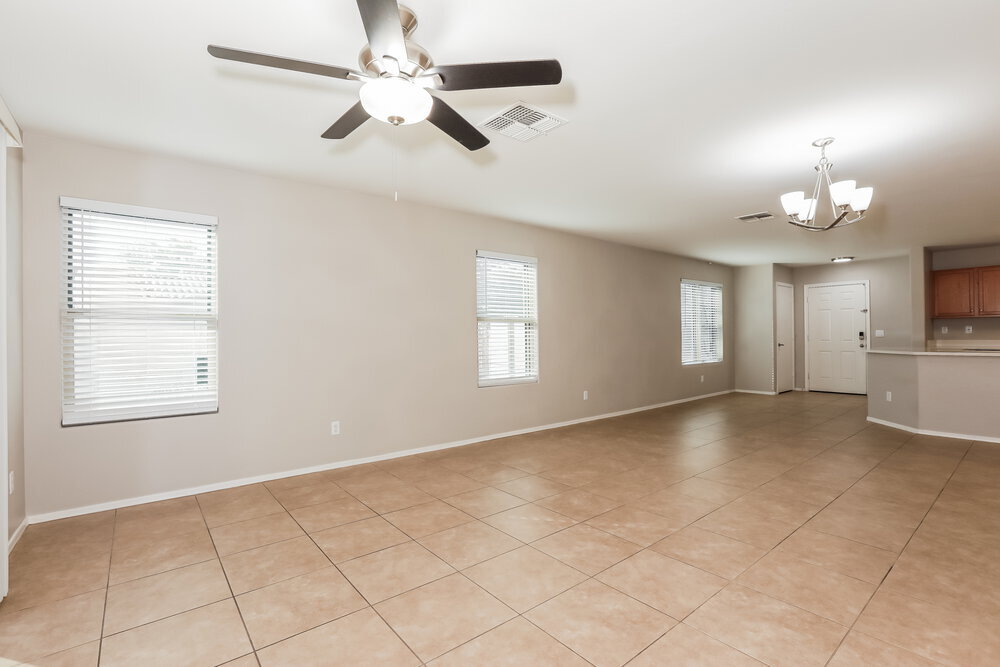 Building Photo - 2541 S De Soto Rd