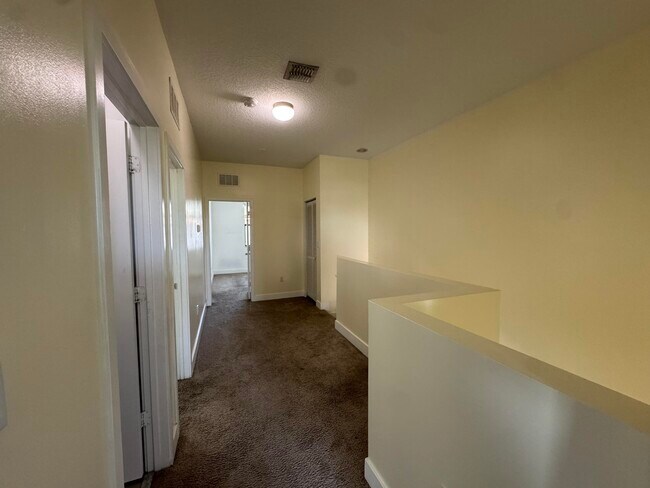 Building Photo - 2037 Oysterwood Ln