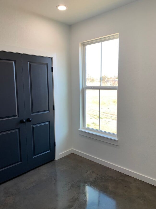 Building Photo - Newer Construction in McGregor