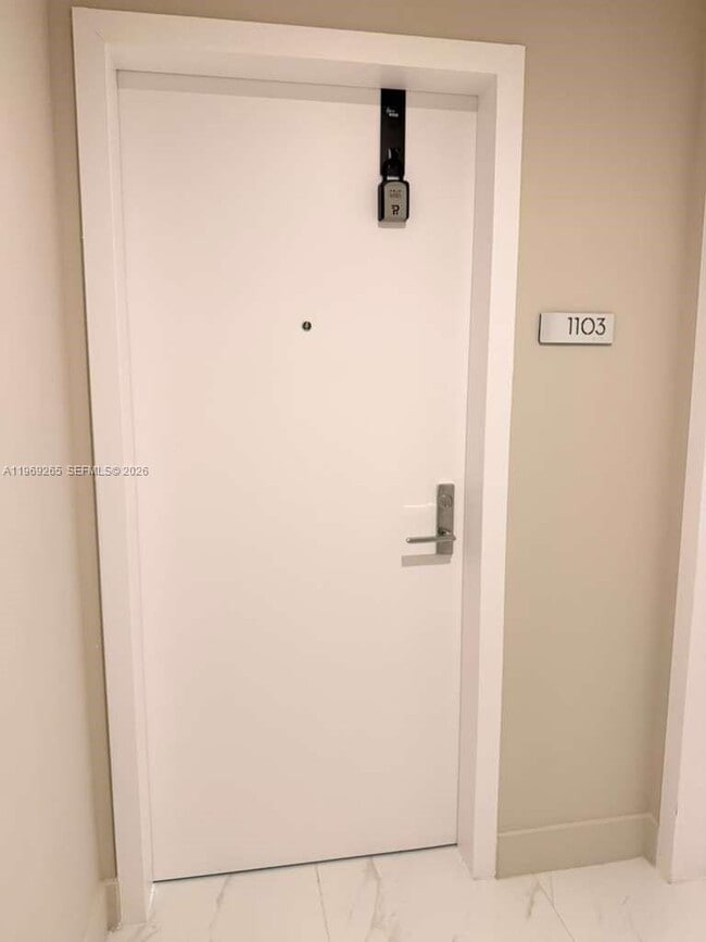 Building Photo - 700 NE 24th St