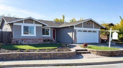 Building Photo - Beautiful 3 Bedroom Home Located in the City of Pittsburg.