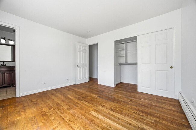 Building Photo - 1390 Emerson St