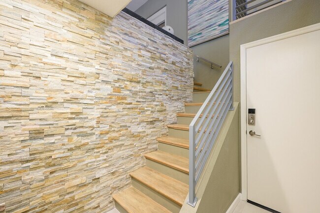 Building Photo - 7272 E Gainey Ranch Rd