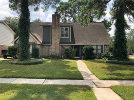 Building Photo - 10019 Golden Sunshine Dr