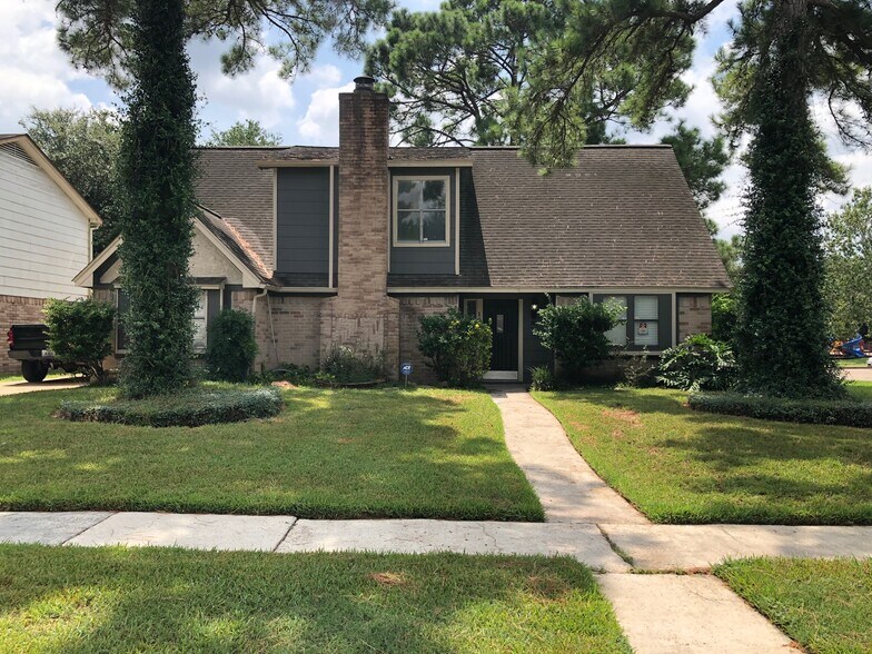 Front of House - 10019 Golden Sunshine Dr