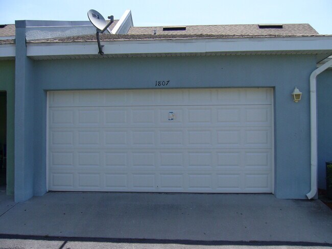 Building Photo - 1807 Island Walk Dr