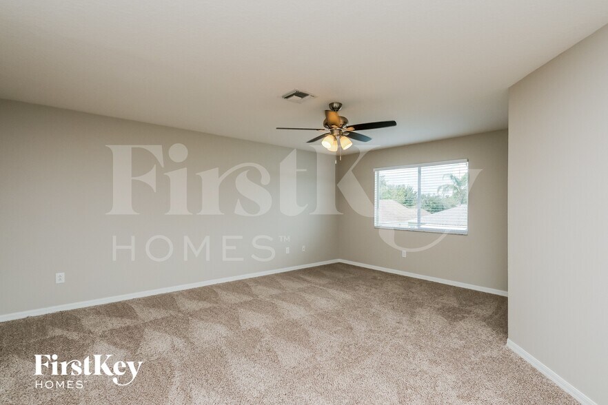 Building Photo - 4925 Woodmere Rd