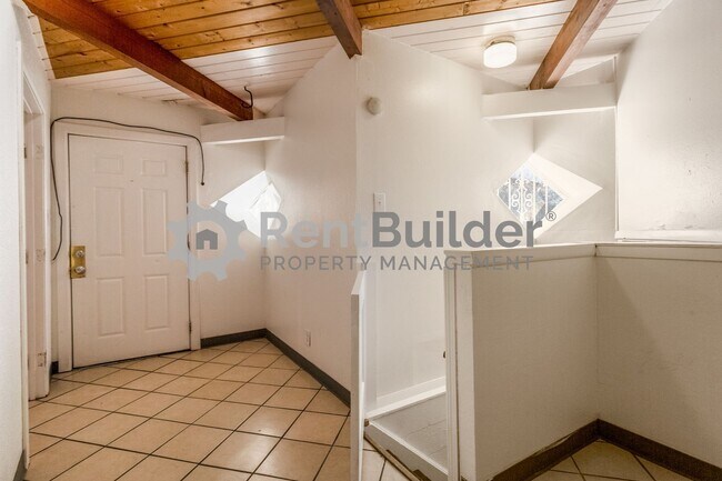 Building Photo - 1605 Coal Ave SE