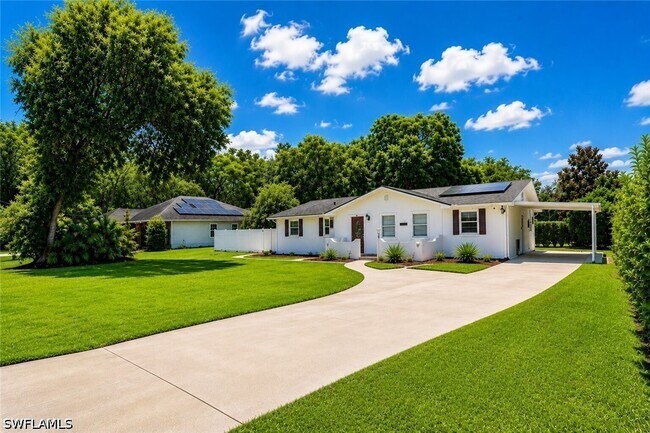 Building Photo - 655 Pointview Rd
