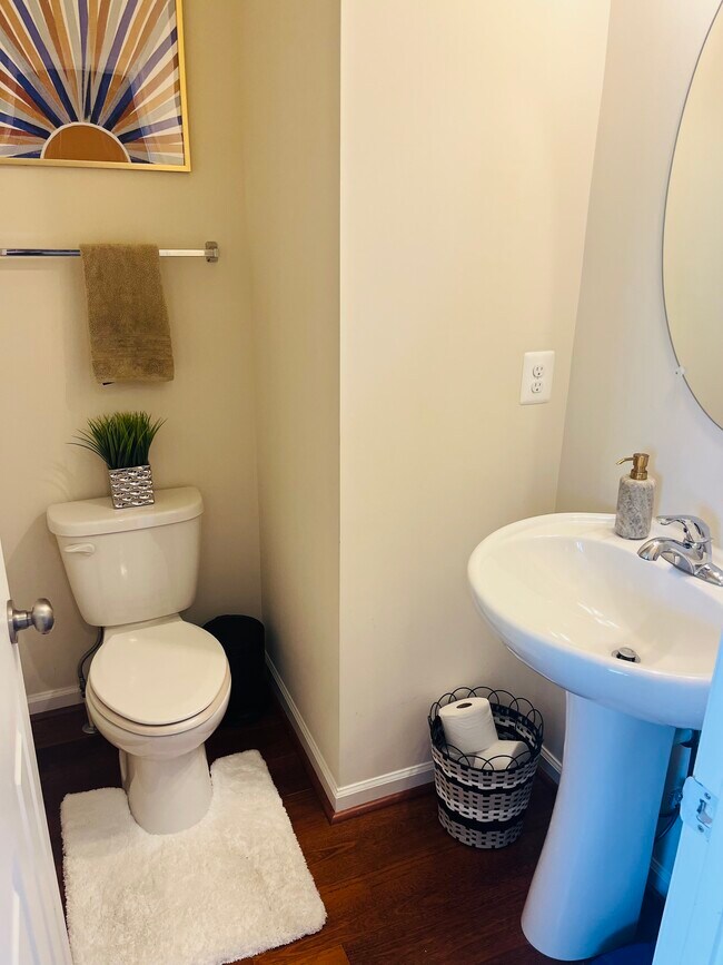 Building Photo - 103 Poinsettia Way
