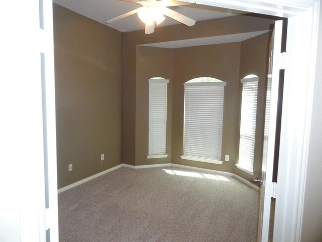 Building Photo - 6310 Canyon Chase Dr