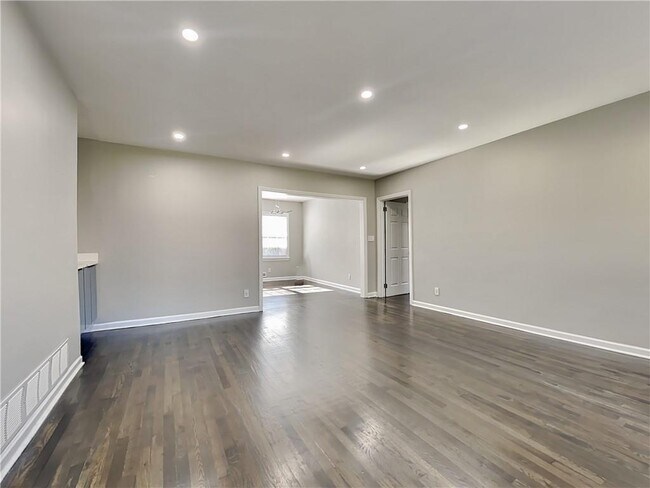 Building Photo - 425 Lindbergh Drive NE