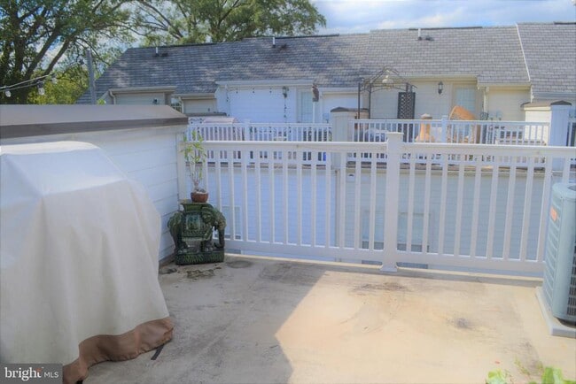 Building Photo - 426 N Thomas St