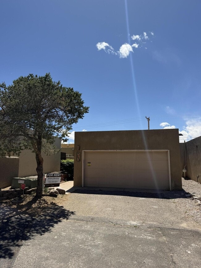 Building Photo - 1822 Tramway Terrace Loop NE