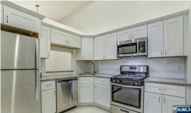 Building Photo - 353 Cottonwood Way