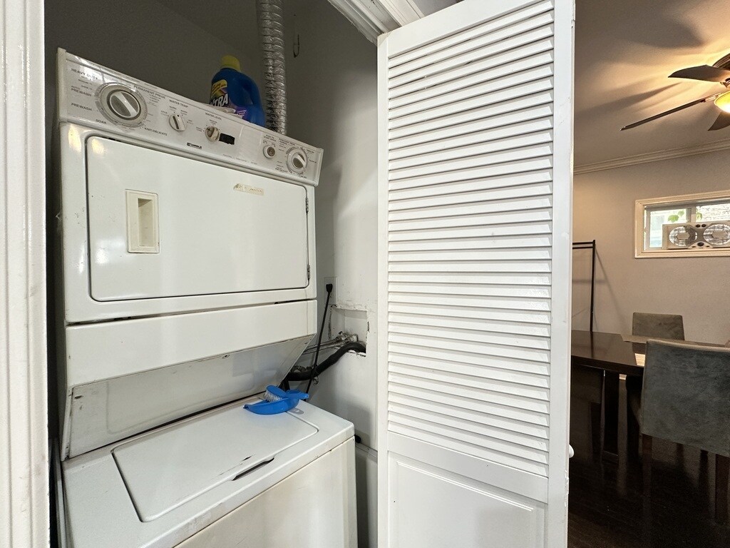 Building Photo - 6424 N Magnolia Ave