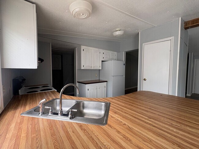 Building Photo - 3bed/2bath home ready now!! rent $1650/mo