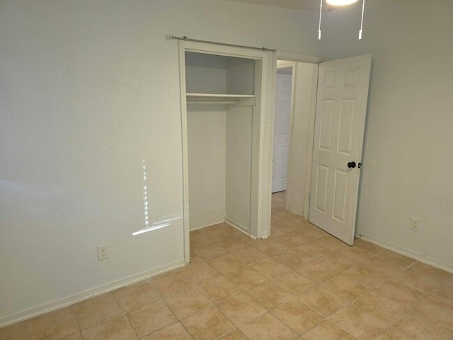 Building Photo - 709 Windy Rd