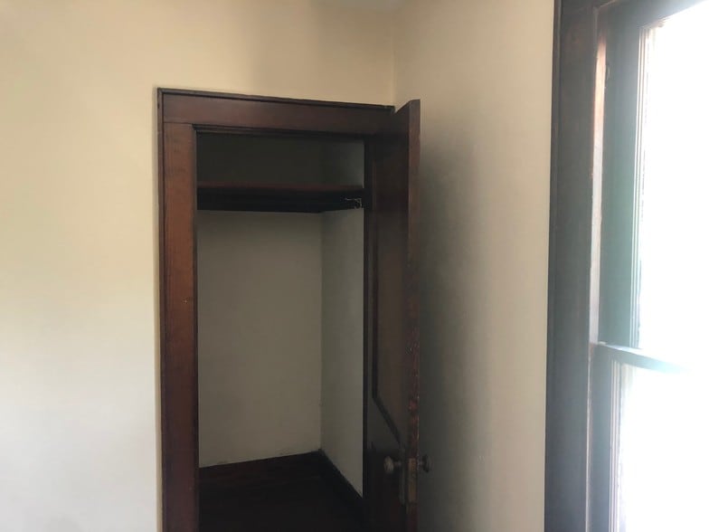 Building Photo - 362 Clinton St