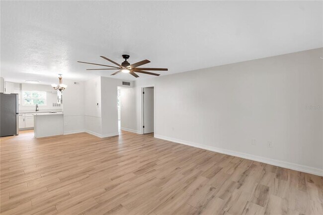 Building Photo - 3835 Almeria Ave