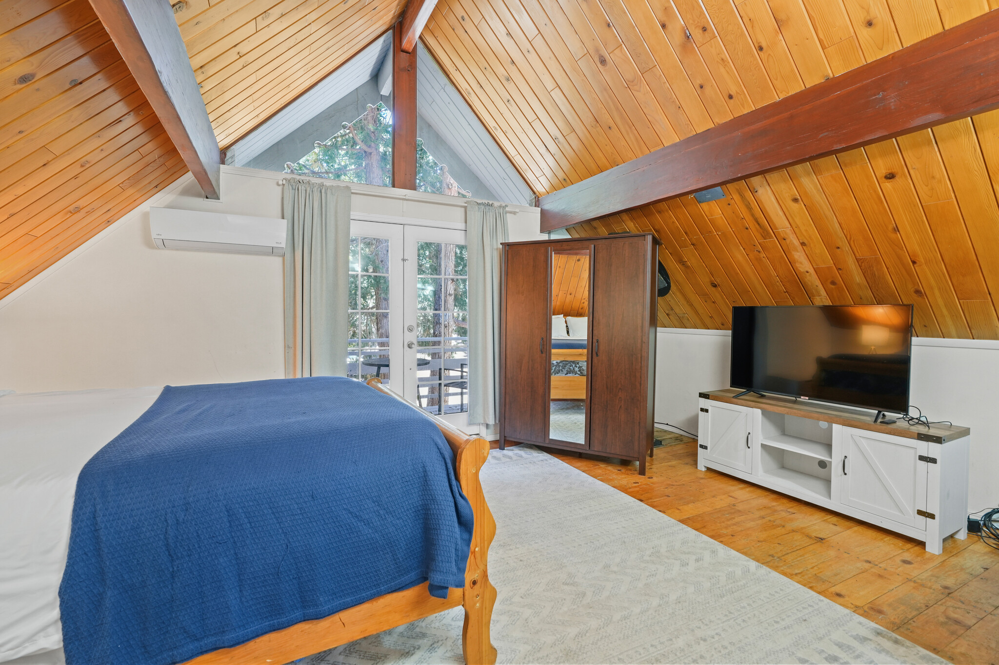 Building Photo - 43032 Sunset Dr